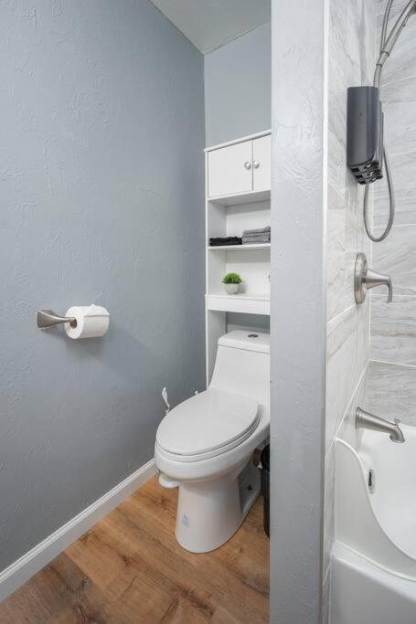 Okc Casita - Newly Remodeled, Modern 2 Bedroom - Family And Pet Friendly