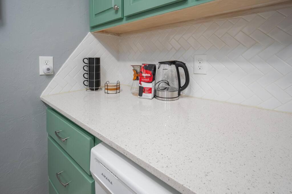 Holiday home Okc Casita - Newly Remodeled, Modern 2 Bedroom - Family And Pet Friendly Oklahoma City