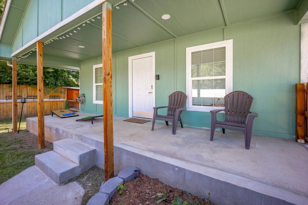 Okc Casita - Newly Remodeled, Modern 2 Bedroom - Family And Pet Friendly *