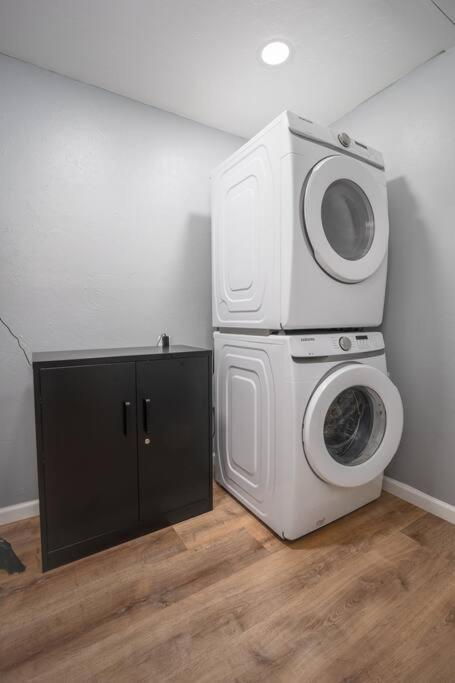 Okc Casita - Newly Remodeled, Modern 2 Bedroom - Family And Pet Friendly Holiday home Oklahoma City