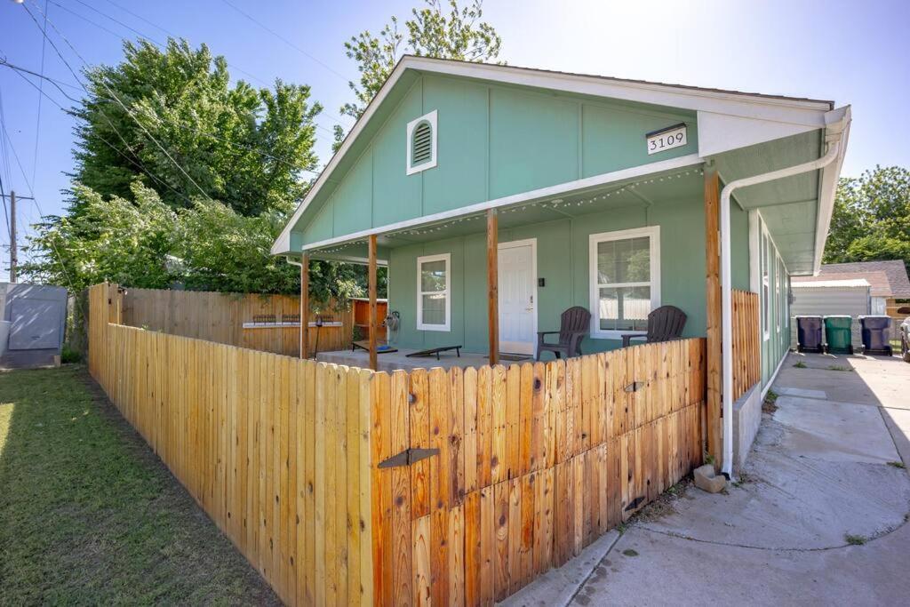 Holiday home Okc Casita - Newly Remodeled, Modern 2 Bedroom - Family And Pet Friendly Oklahoma City