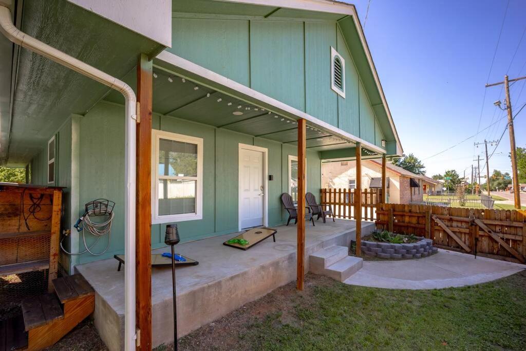 Okc Casita - Newly Remodeled, Modern 2 Bedroom - Family And Pet Friendly Holiday home *