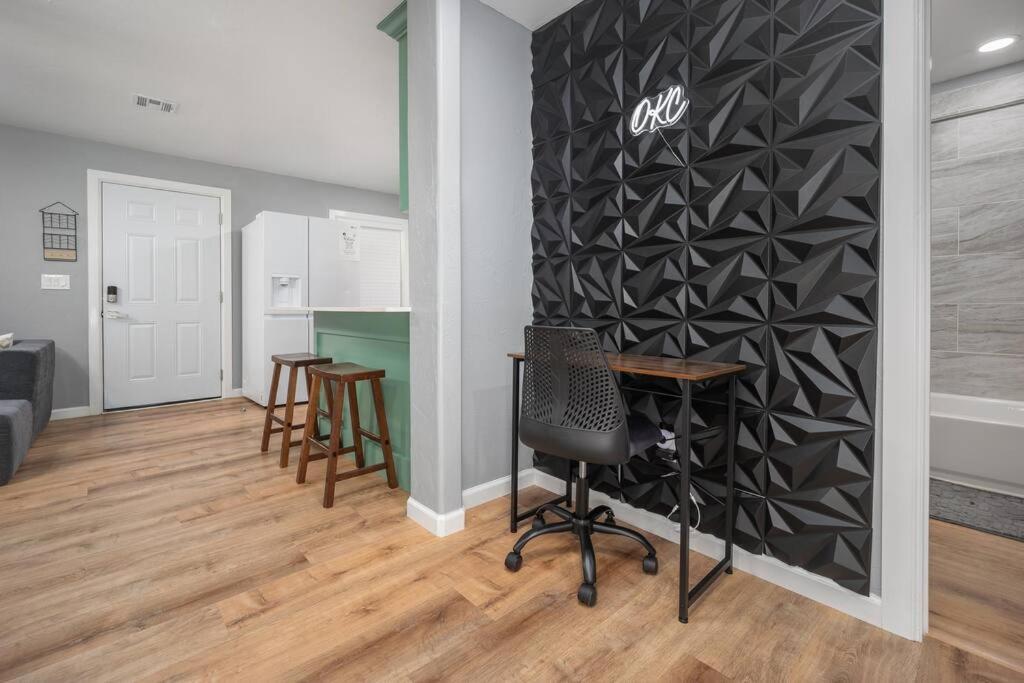 Holiday home Okc Casita - Newly Remodeled, Modern 2 Bedroom - Family And Pet Friendly *