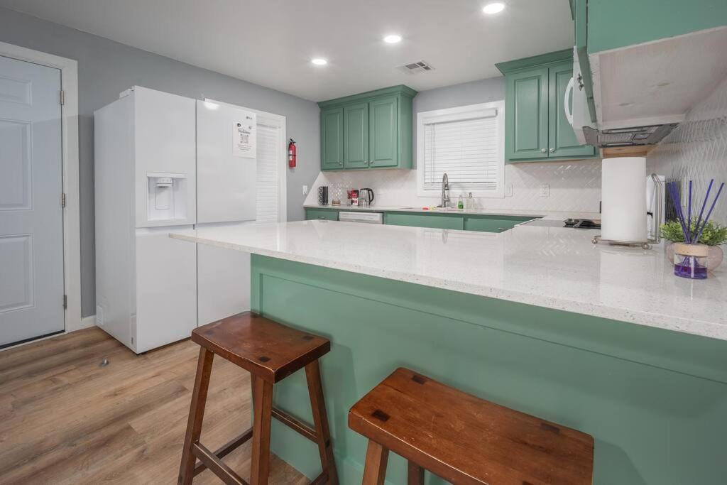 Okc Casita - Newly Remodeled, Modern 2 Bedroom - Family And Pet Friendly