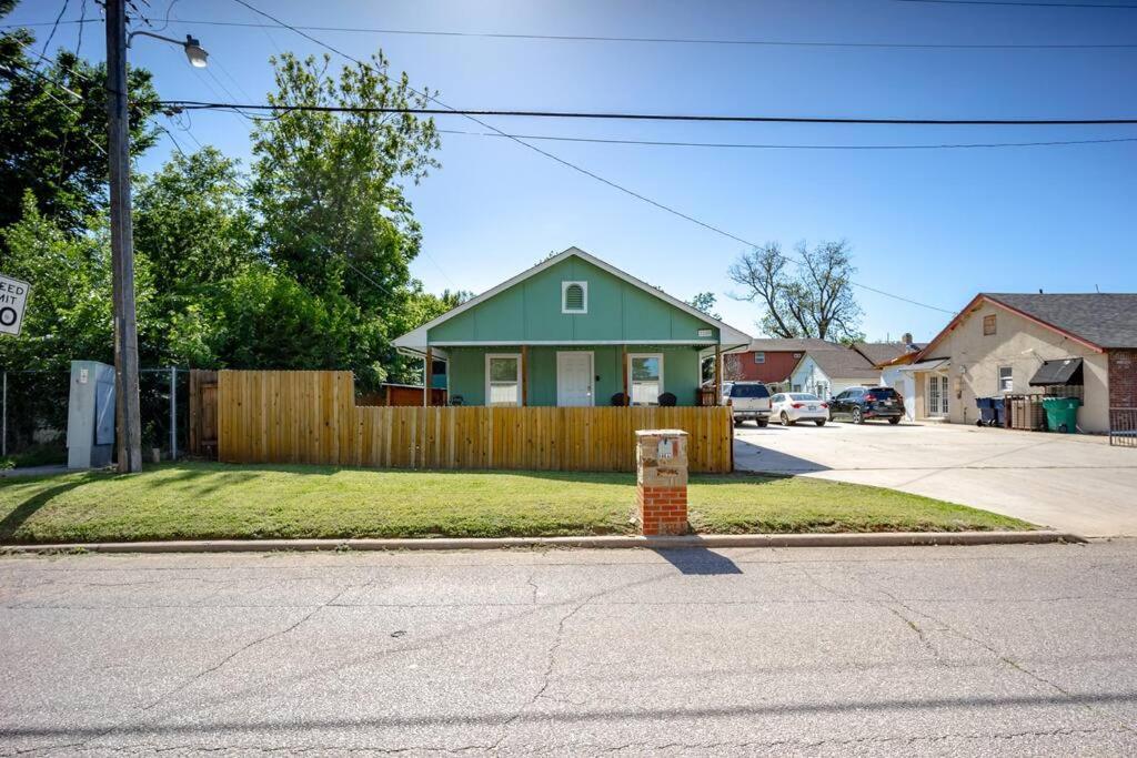 Okc Casita - Newly Remodeled, Modern 2 Bedroom - Family And Pet Friendly