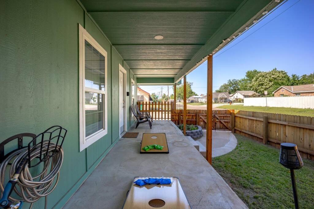 Okc Casita - Newly Remodeled, Modern 2 Bedroom - Family And Pet Friendly *