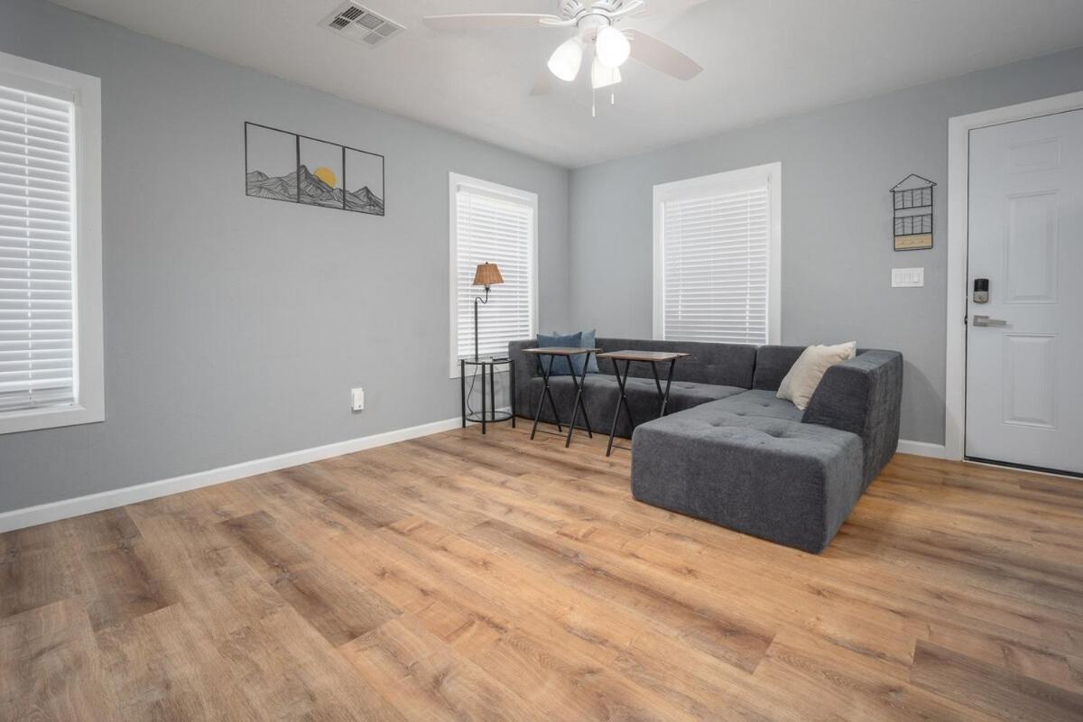 Okc Casita - Newly Remodeled, Modern 2 Bedroom - Family And Pet Friendly Oklahoma City